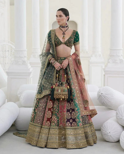 Sabyasachi Mukherjee | Maharani Lehenga